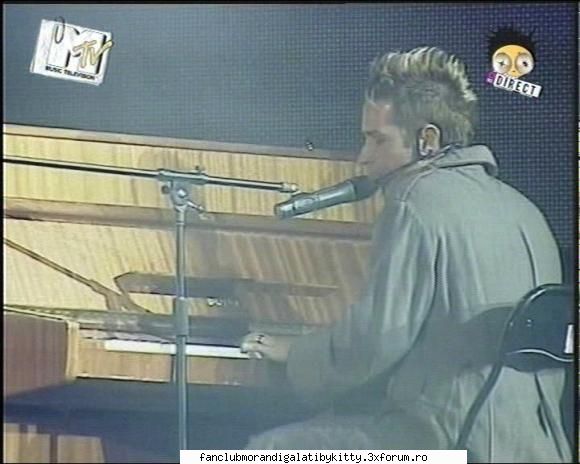 dap....sa ne amintim ca , cu fallin' asleep au castigat premiul pentru cel mai bun parerile despre