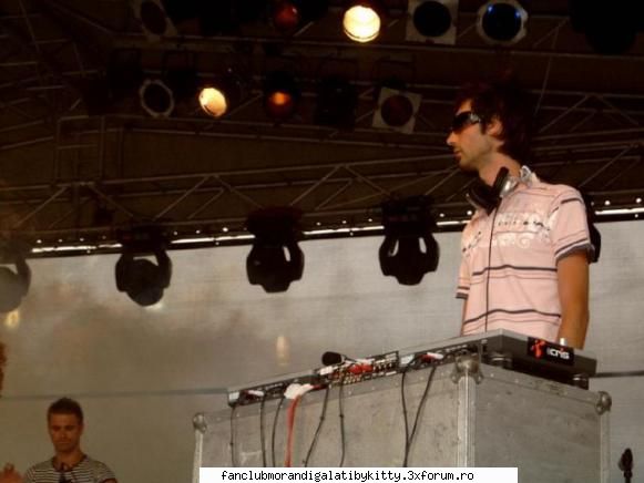 ***PoZe Cu IuLiAn *** - kittymorandi - **Juliano**